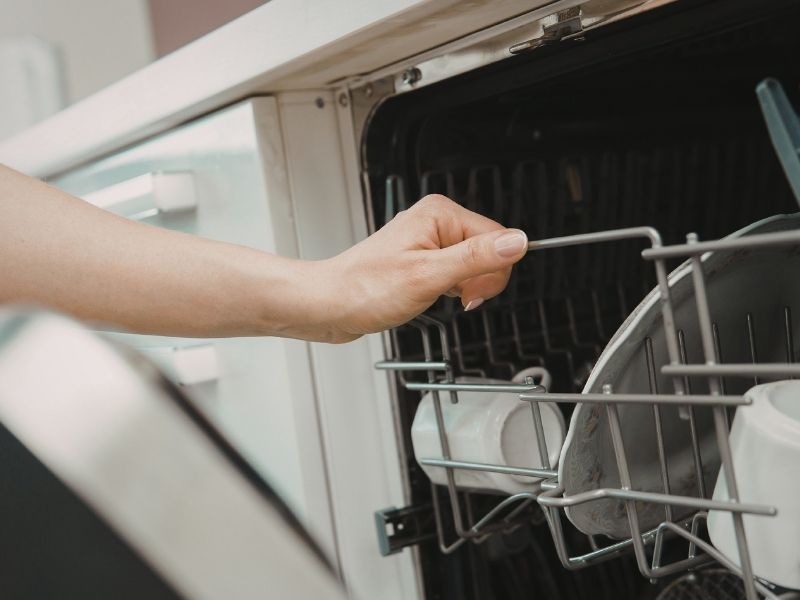 Panduan Merawat Peralatan Kitchen equipment Agar Tahan Lama