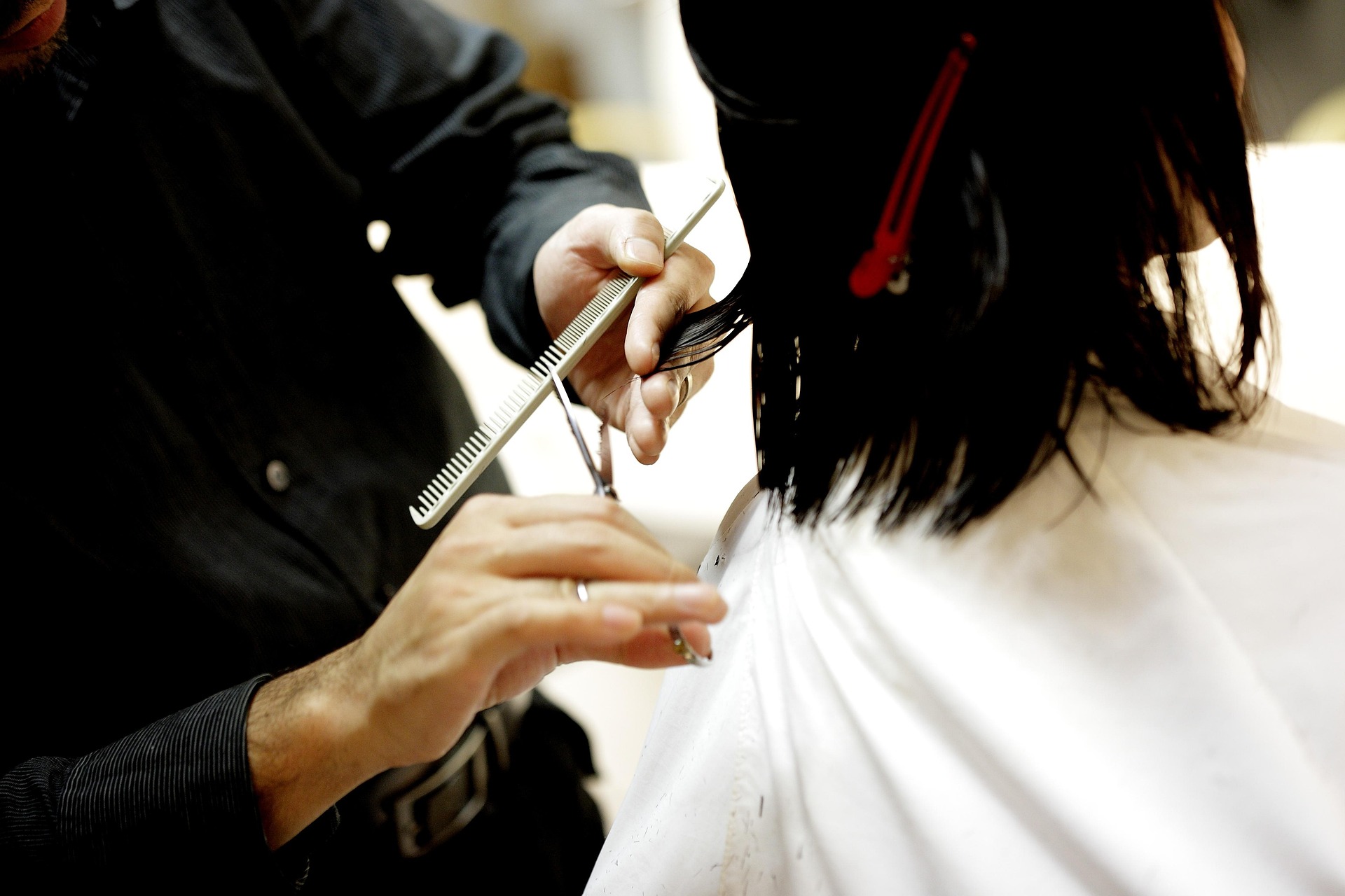 Salon Rambut Modern dengan Teknik Perawatan Rambut Terkini