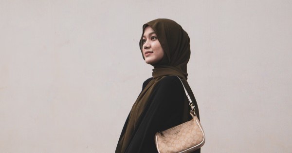 Rekomendasi Merk Tas Wanita Branded yang Terkenal Bagus dan Awet